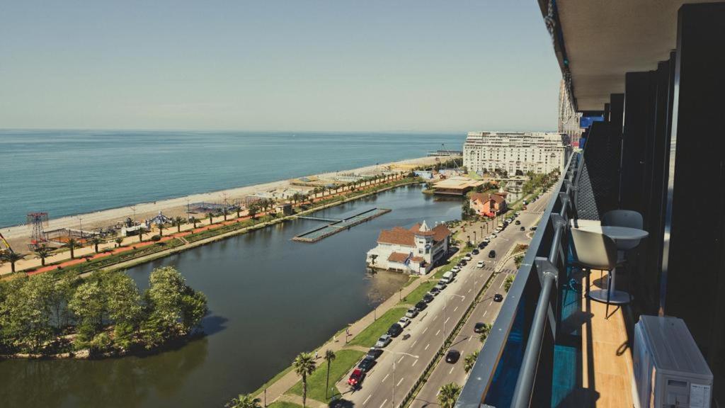 Orbi City Aparthotel Batoumi Extérieur photo