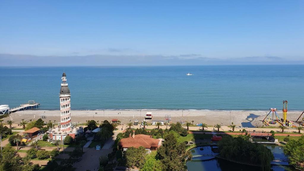 Orbi City Aparthotel Batoumi Extérieur photo